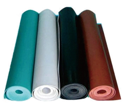 Ceintures en feuilles de caoutchouc et tapis en caoutchouc